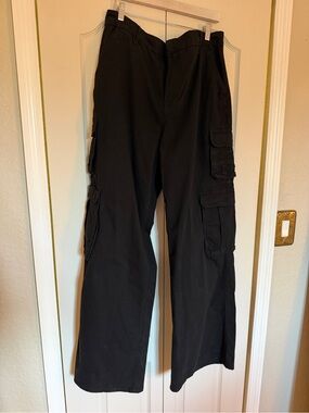 Good American Black Cargo Pants with Utility Pockets